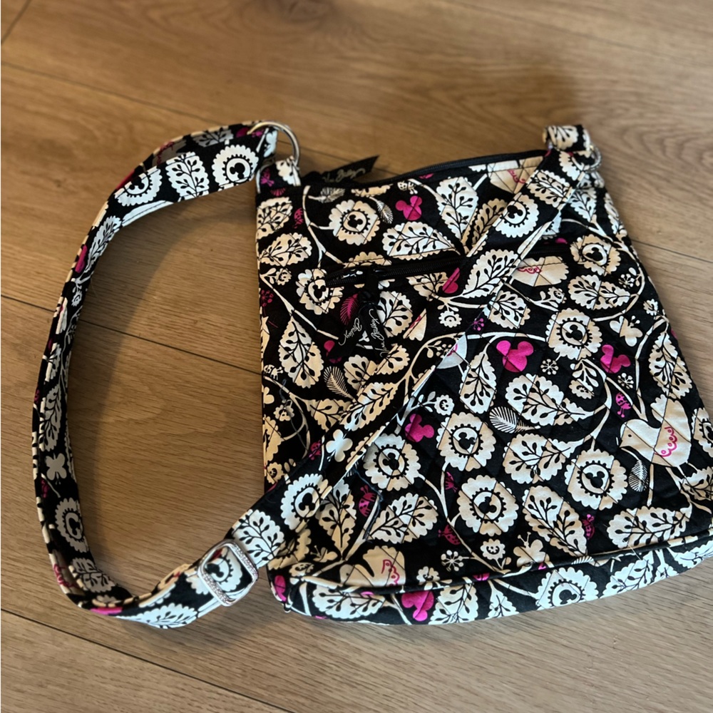 Vera Bradley Disney purse w adjustable strap